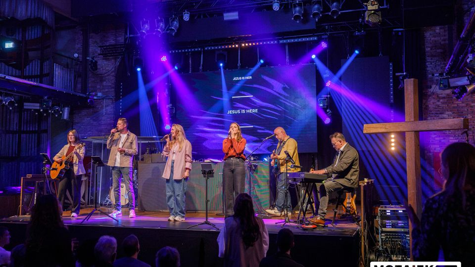 Afbeelding bij Samenkomst | Dinant Getkate, Mozaiek0548